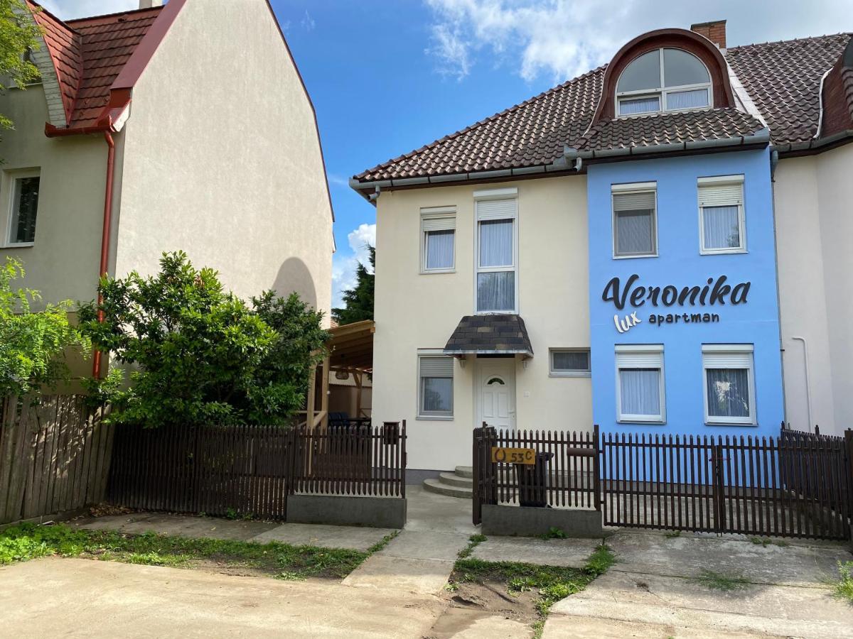Veronika Lux Apartman Hajdúszoboszló Eksteriør billede
