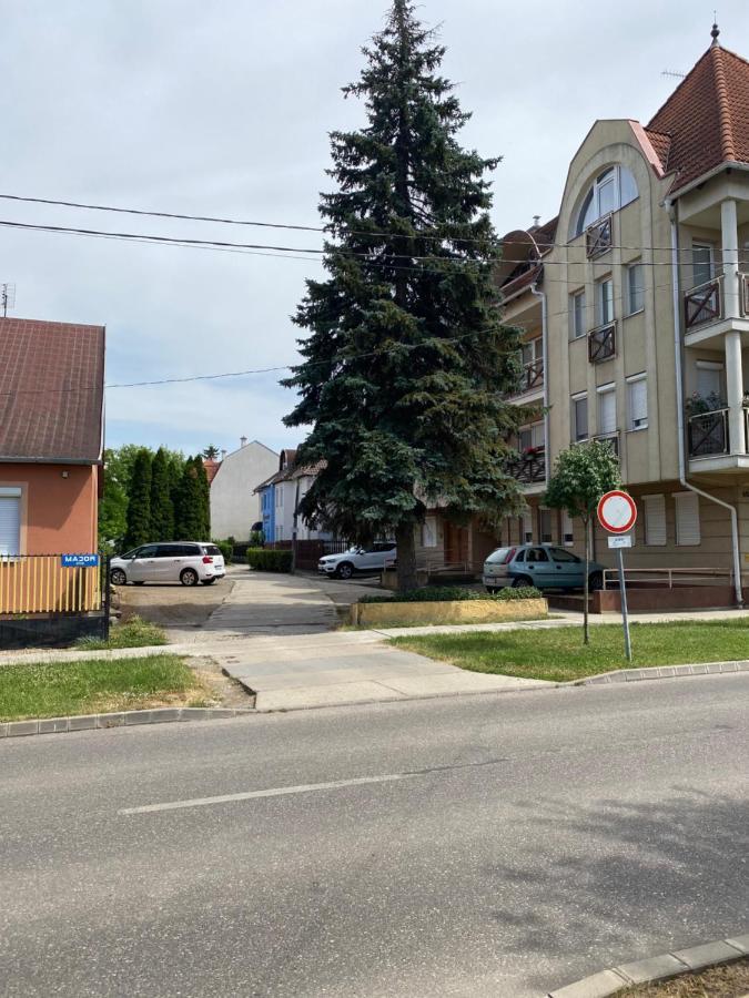 Veronika Lux Apartman Hajdúszoboszló Eksteriør billede